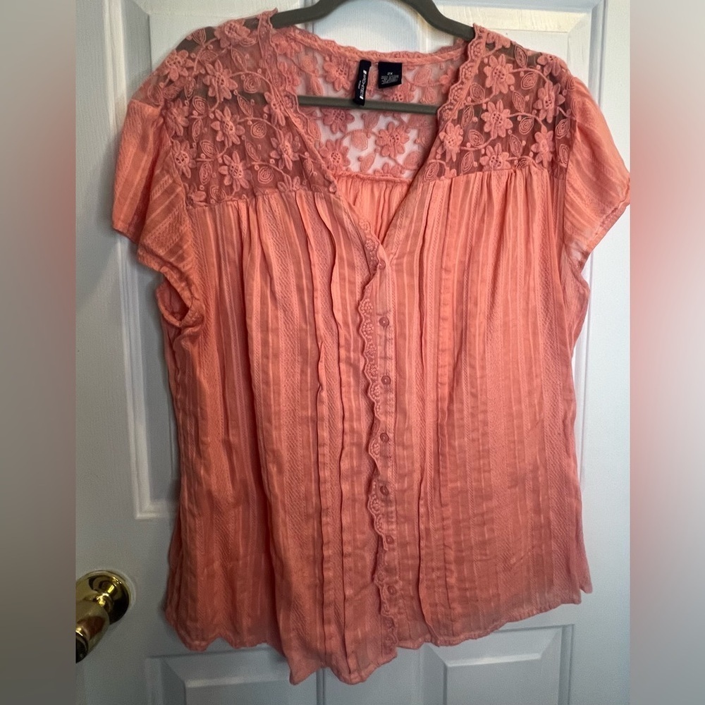 Architect Coral Ruffled Buttoned Blouse